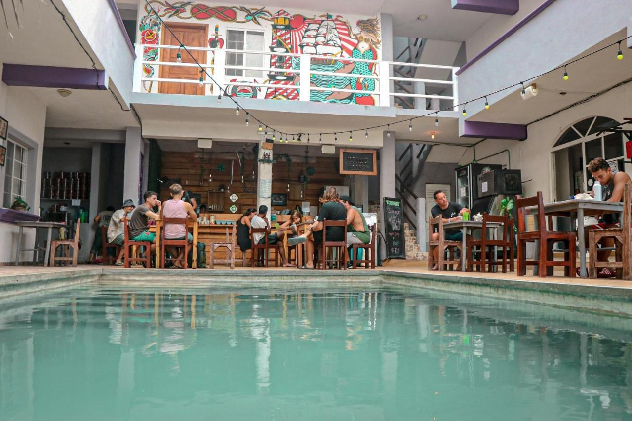 Les Trois Singes - Friendly Hostel Isla Mujeres Exterior foto