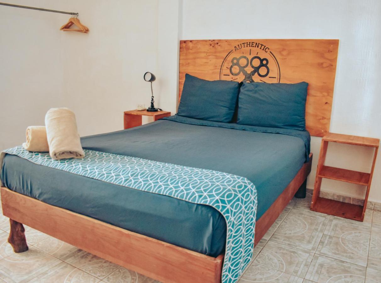 Les Trois Singes - Friendly Hostel Isla Mujeres Exterior foto